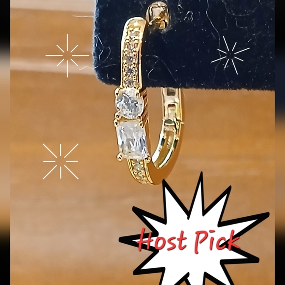 💥 Beautiful Small CZ Carabiner Hoops 💥14K Gold over Brass💥 - Picture 1 of 13